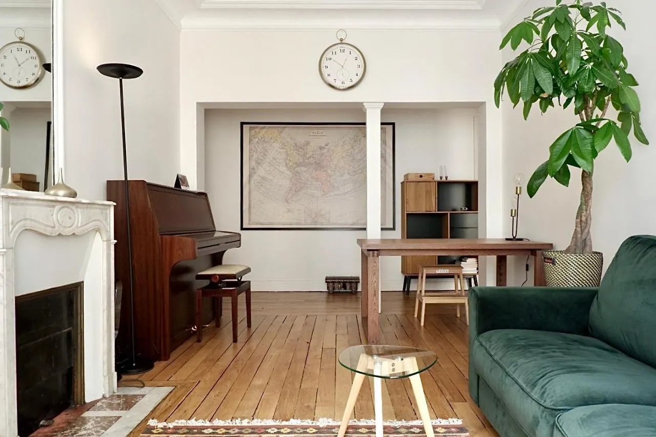 Eiffel Tower Appartment باريس فرنسا