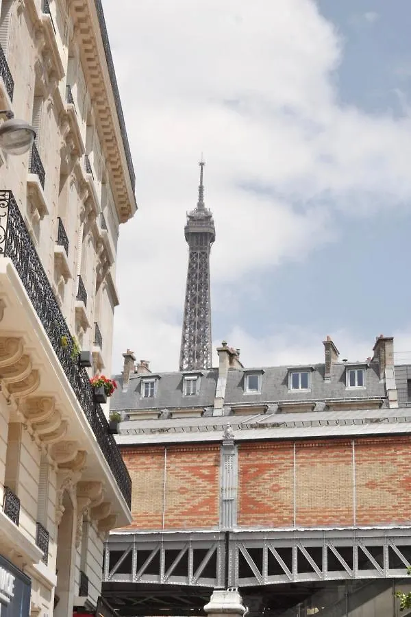 Eiffel Tower Appartment باريس شقة