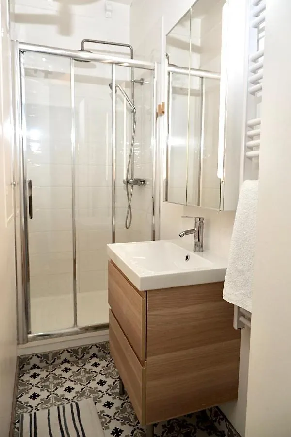 شقة Eiffel Tower Appartment باريس فرنسا
